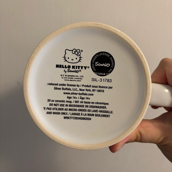 Happy Holidays Hello Kitty Mug - Picture 8 of 12